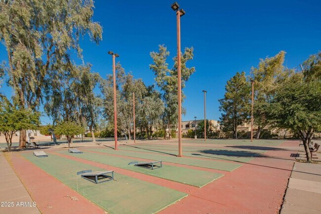 Building Photo - GORGEOUS Updated 2 bedroom Condo in Old To...