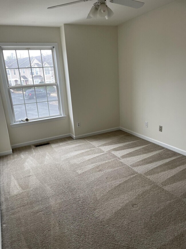 Building Photo - 1435 Glenside Green Ct