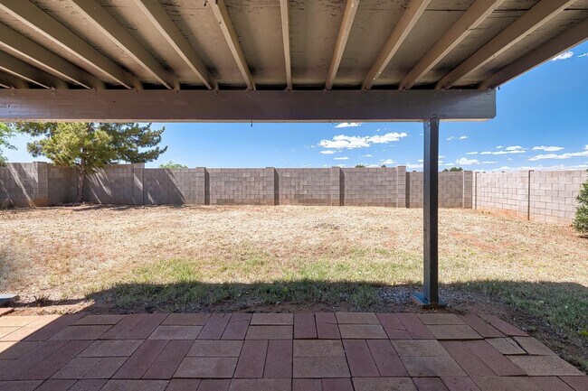 Building Photo - 4931 E De Medici Dr