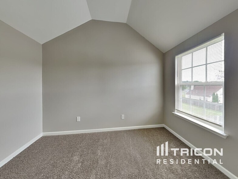 Building Photo - 526 Tansy Dr