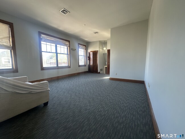 Building Photo - 136 McKinley Ave