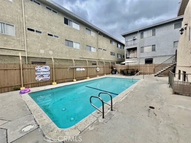 Building Photo - 13717 Chadron Ave