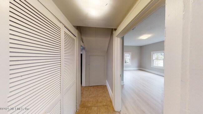 Building Photo - 1412 Ingleside Ave