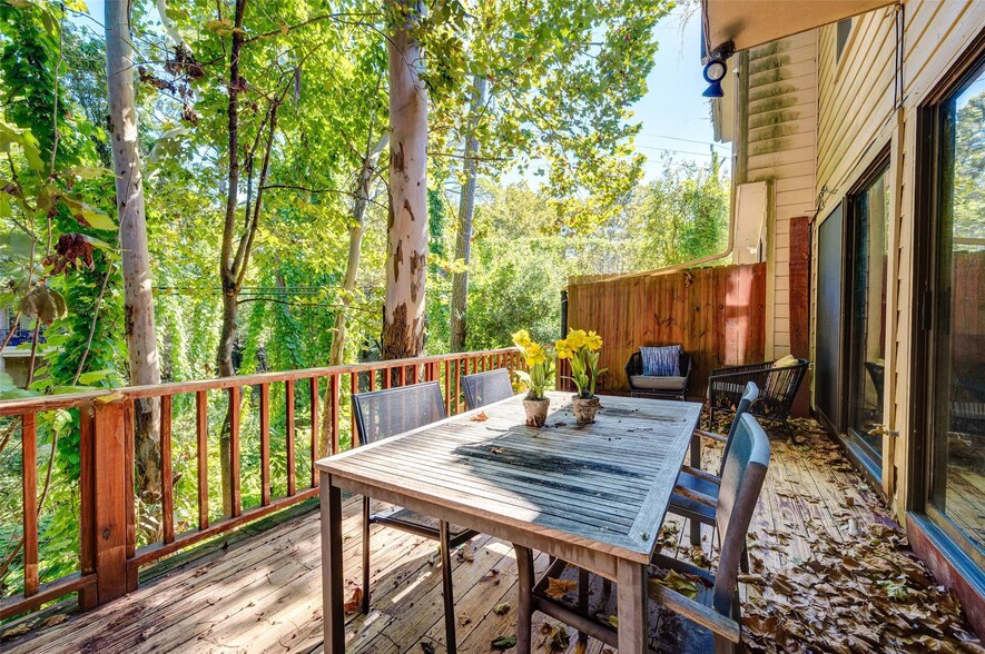 Building Photo - 12625 Memorial Dr