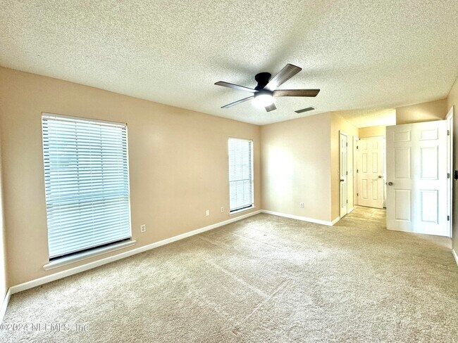 Building Photo - 1136 Dorwinion Dr