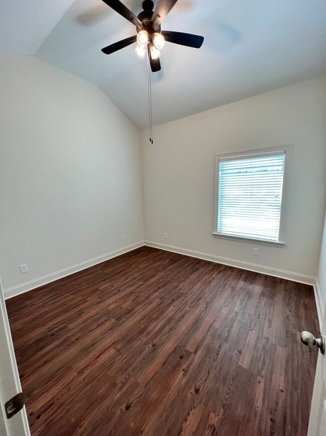 Building Photo - East Longleaf Townhome