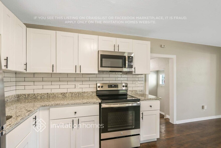 Building Photo - 741 37th Ave S