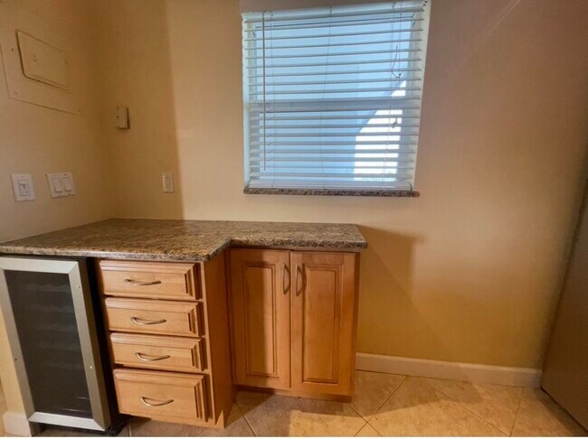 Building Photo - 2809 Florida Blvd