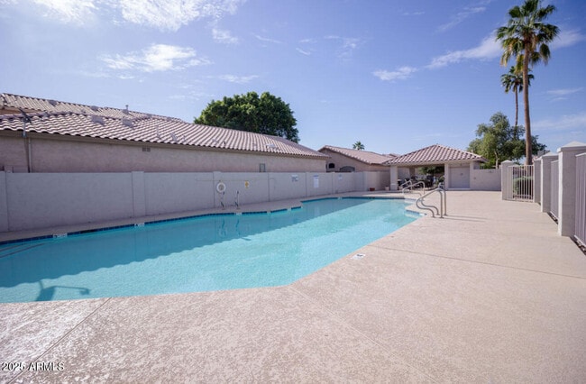 Building Photo - 4925 W Wahalla Ln