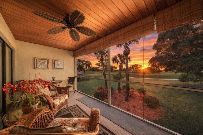 Building Photo - 3833 Edgewater Dr