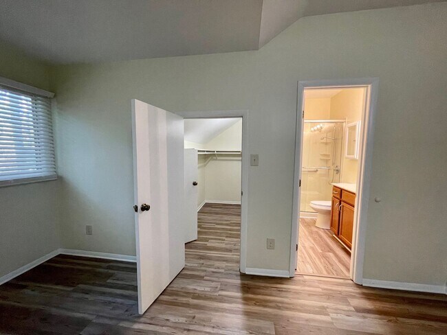 Building Photo - A Beautiful Updated End Unit Townhouse in Coventry, with 2 bedrooms on the first floor. Right nex...