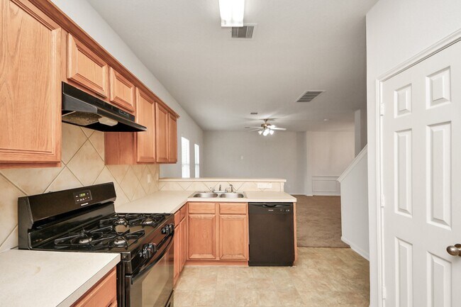 Building Photo - 6702 Albion Cresent Dr