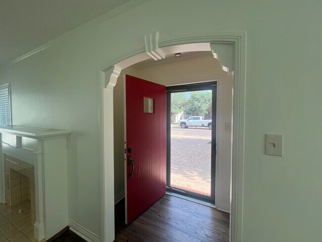 Building Photo - 2916 21st St