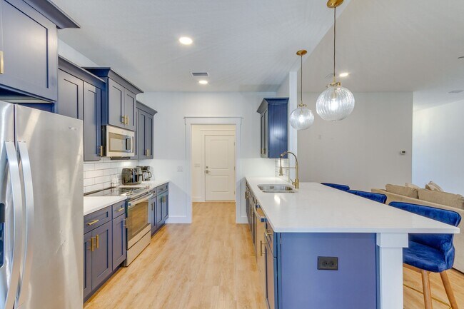 Building Photo - Gulf Breeze - 3 Bedroom, 2 Bathroom