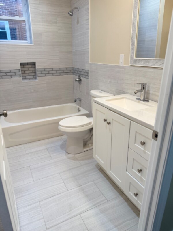 Building Photo - 605 N 64th St