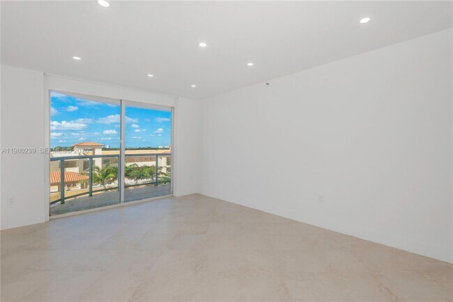 Building Photo - 8855 Collins Ave