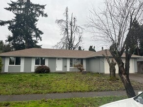 Building Photo - Recently updated