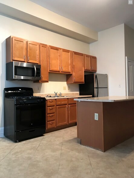 Building Photo - 2614 Eden Ave