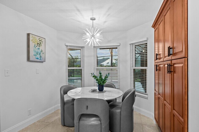 Building Photo - 2400 Seaford Dr