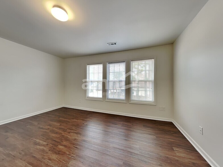 Building Photo - 815 Brookhannah Ct