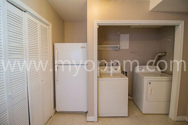 Building Photo - Recently Updated House | Old Towne Bellevue