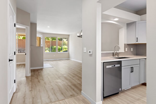 Building Photo - 5146 S Surprise Way