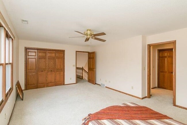 Building Photo - Huge 3-bedroom, 4-bath, 3-car garage townhome in Longfellow neighborhood