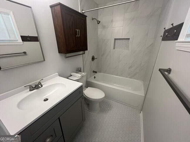 Building Photo - 648 Nelby Ct