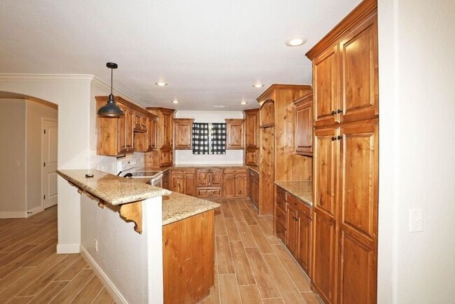 Building Photo - 8108 Knoxville Dr