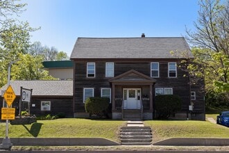 Building Photo - 486 Main St