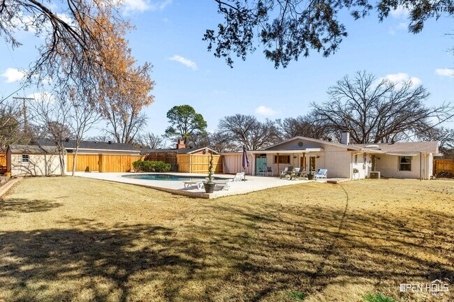 Building Photo - 3512 Juniper Ln