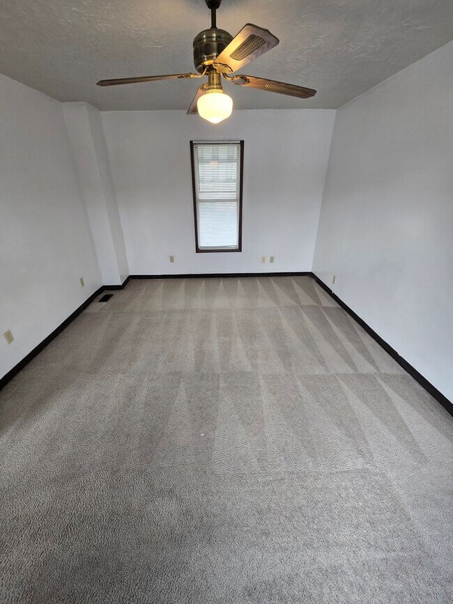 Building Photo - 406 1/2 S Hague Ave-