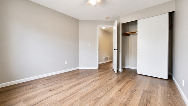 Building Photo - Newly Updated 3BR in The Arbors | Private Long Lake Access + Large Deck