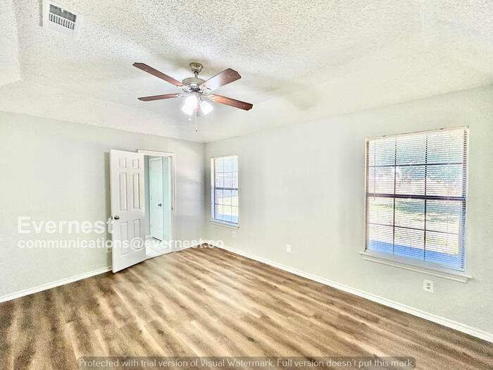 Building Photo - 1408 Sunny Glen St