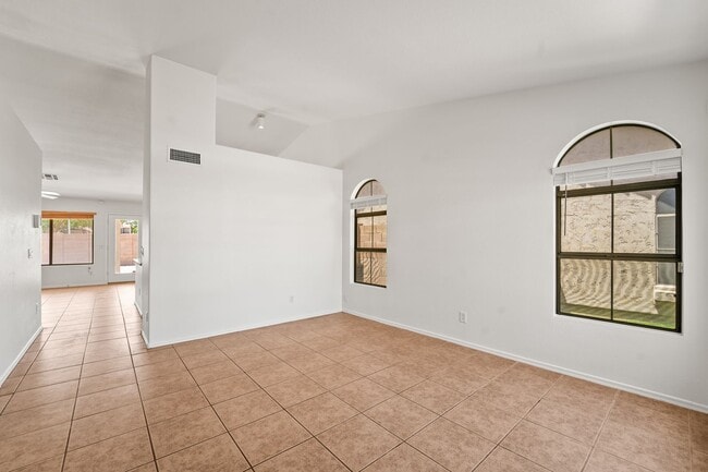 Building Photo - Chic Peoria Rental – Updated Appliances & ...