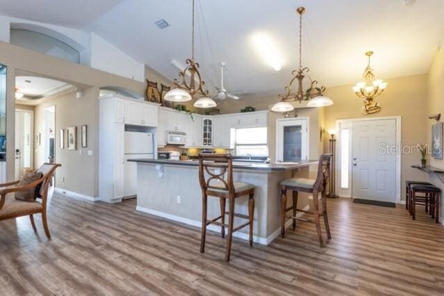 Building Photo - 497 Grandview Ave