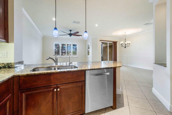 Building Photo - 8429 Cocoplum Sound Ln