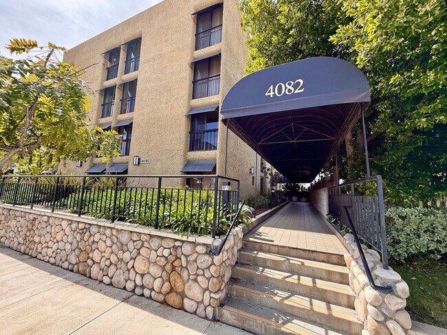 Building Photo - 4082 Albatross St