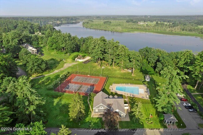 Building Photo - 12 Vallera Rd