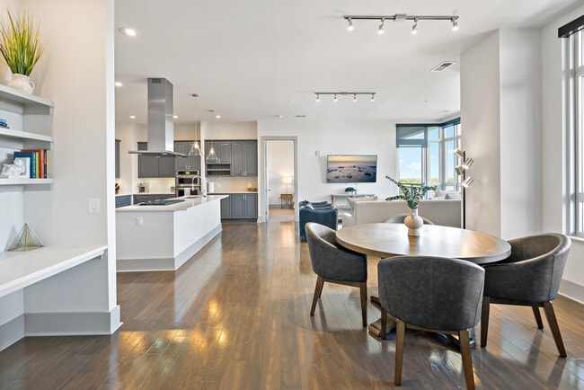 Building Photo - 1820 Fonthill Ct