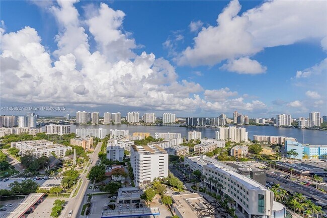 Building Photo - 17901 Collins Ave