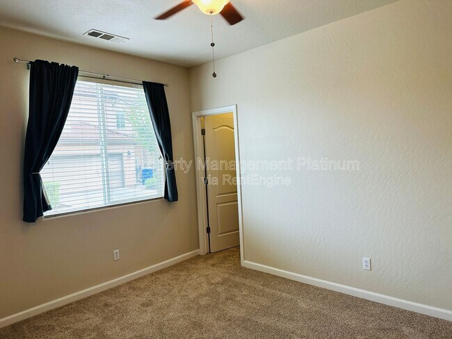 Building Photo - 4333 W Pinsapo Dr