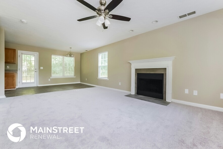 Building Photo - 405 Hawthorne Cir