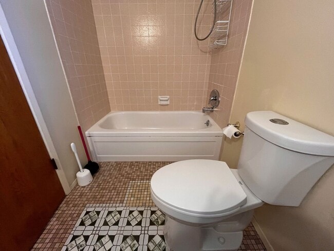 Building Photo - Spectacular Retro Home in a Rural Setting with Views and Space