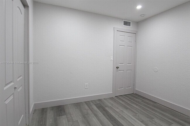 Building Photo - 17255 SW 95th Ave