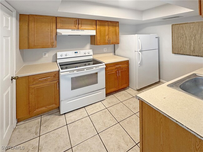 Building Photo - 6635 Warwick Cir