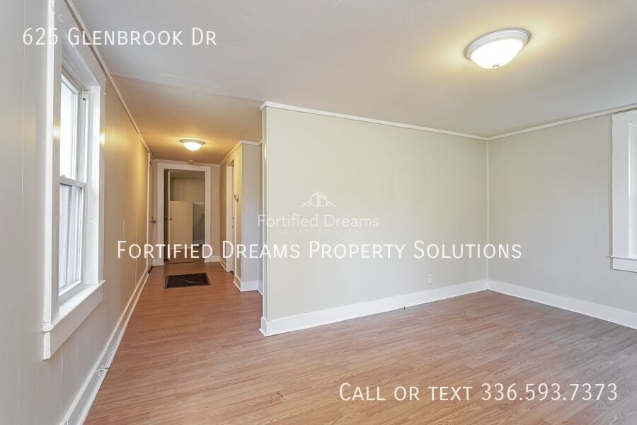 Building Photo - 625 Glenbrook Dr