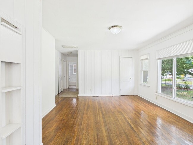 Building Photo - 622 Fayette Ave