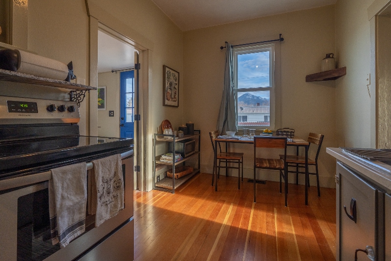 Building Photo - 231 C St