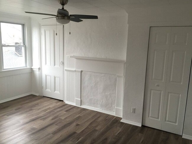 Building Photo - Modern 4 Bedroom, 2 Bathroom Rental in Sou...